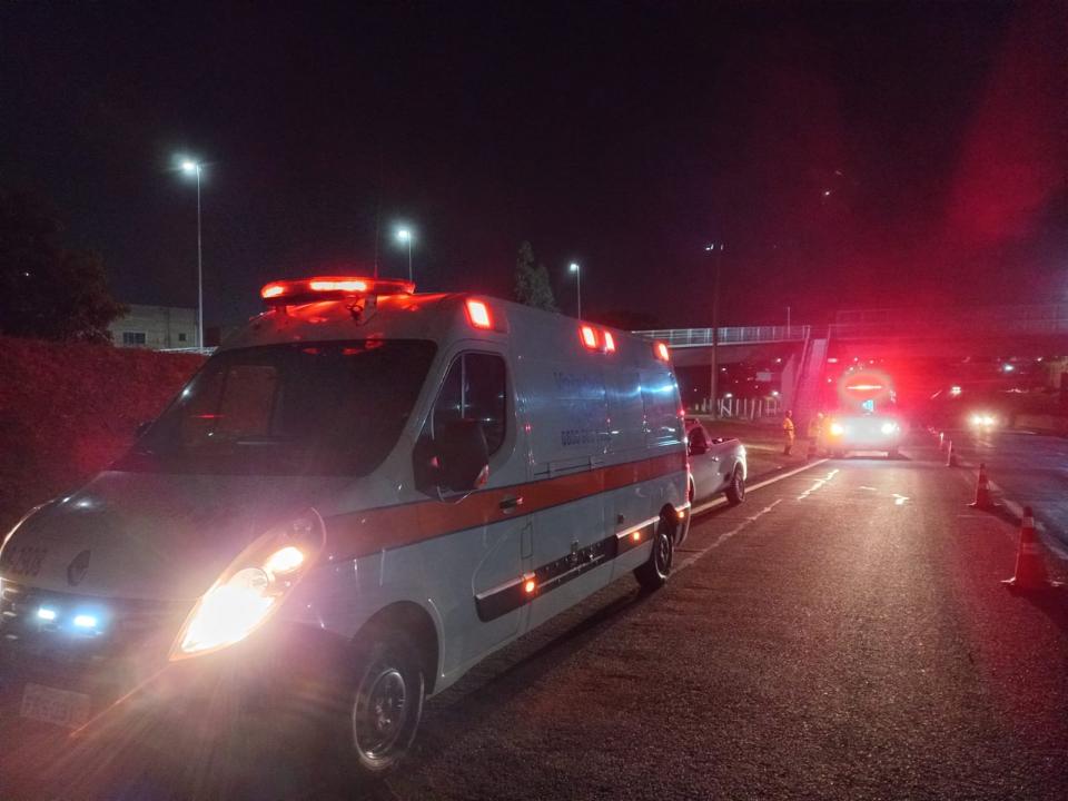 Foto 2 de 4 — Ciclista é atropelado por saveiro na SP-255 em Araraquara